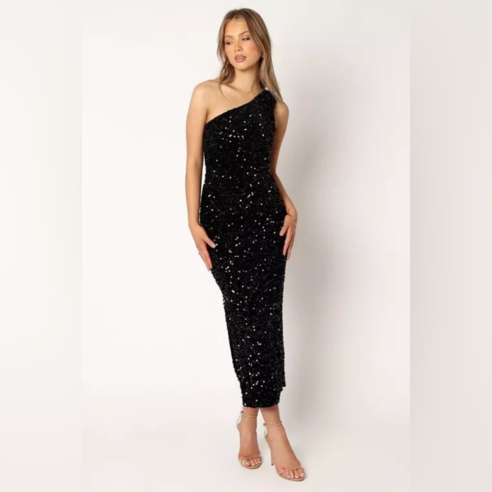 Petal & Pup Black One-Shoulder Sequin Midi Dress